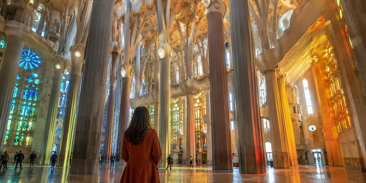 cikk_0_barcelona_sagrada_familia_belso_1200x600.jpg