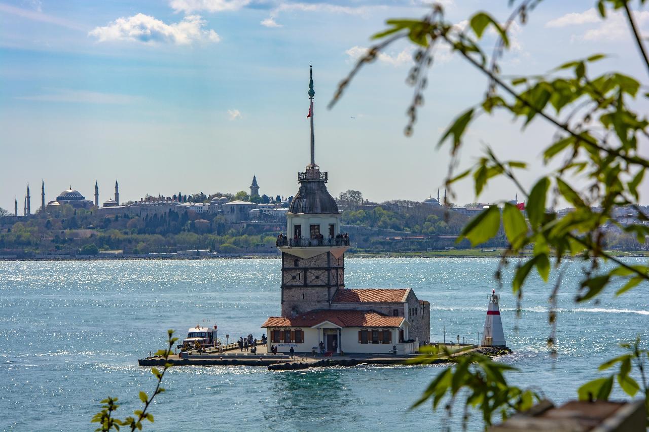 Isztambul virágok között és a Herceg-szigetek felfedezése