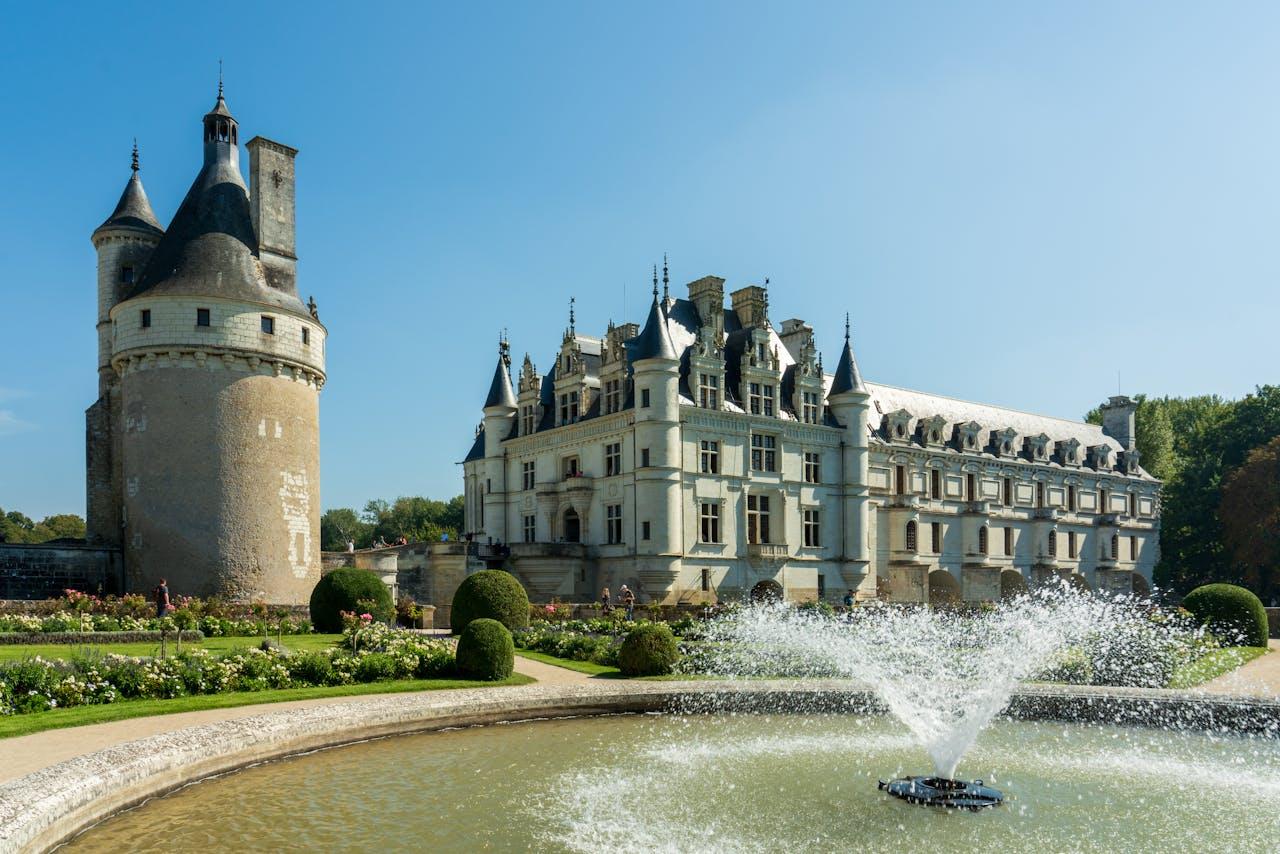 Párizs, Versailles és a Loire-völgye
